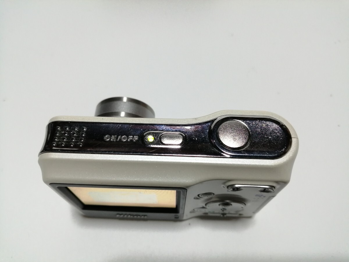 動作確認済み Nikon ニコン COOLPIX L2 コンパクトデジタルカメラ 動作確認済み Nikon ニコン COOLPIX L2 コンパクトデジタルカメラ