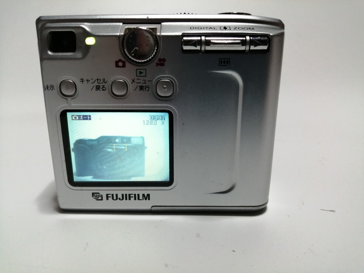 動作確認済み FUJIFILM 富士フィルム FinePix 4500 コンパクトデジタルカメラ_画像2
