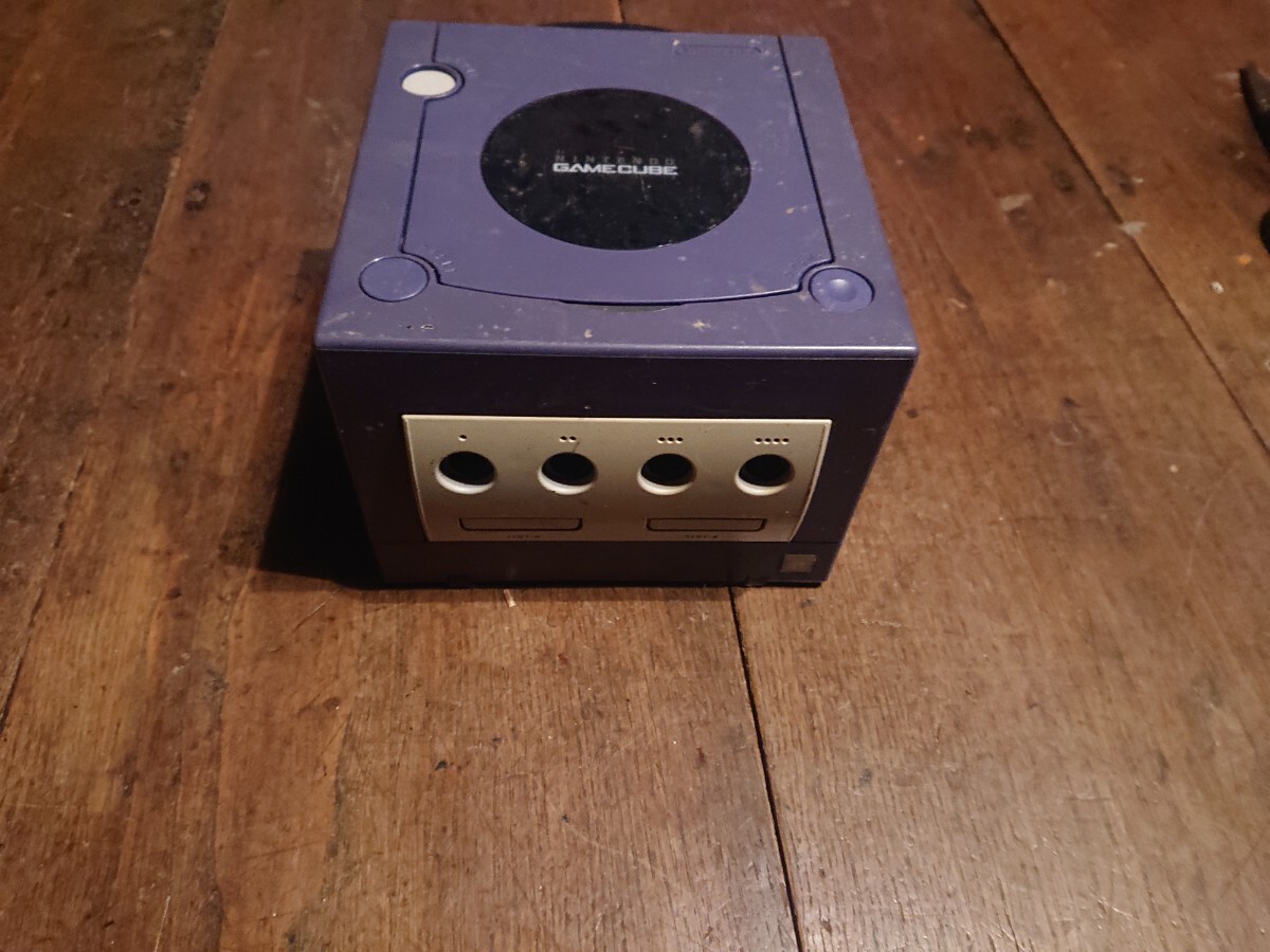  Nintendo Game Cube body only 