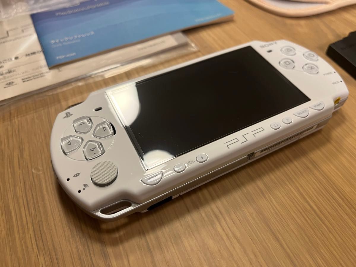 PSP 2000 セラミックホワイト 美品 プレイステーションポータブル