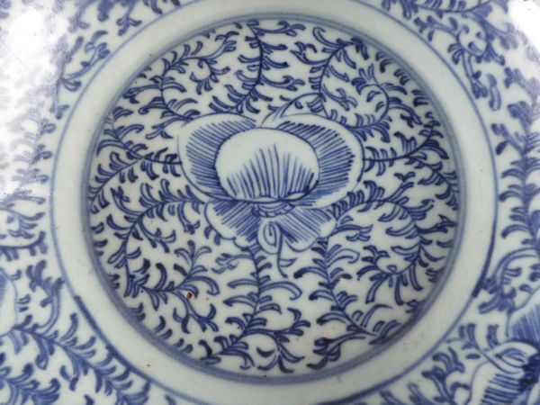 ○栄○古九谷 吸坂 染付 花唐草文 飾鉢 28cm 無傷完品 江戸期 12ud53_画像4