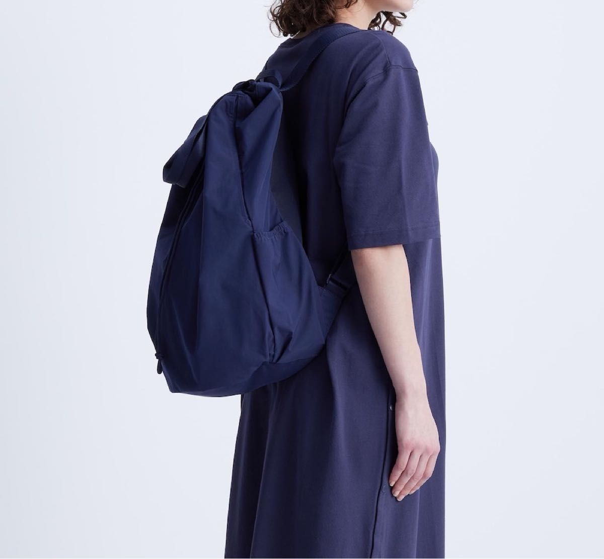 【新品】UNIQLO ユニクロ ドローストリングバックパック 27L ブラック 黒　リュック　サック　バッグ