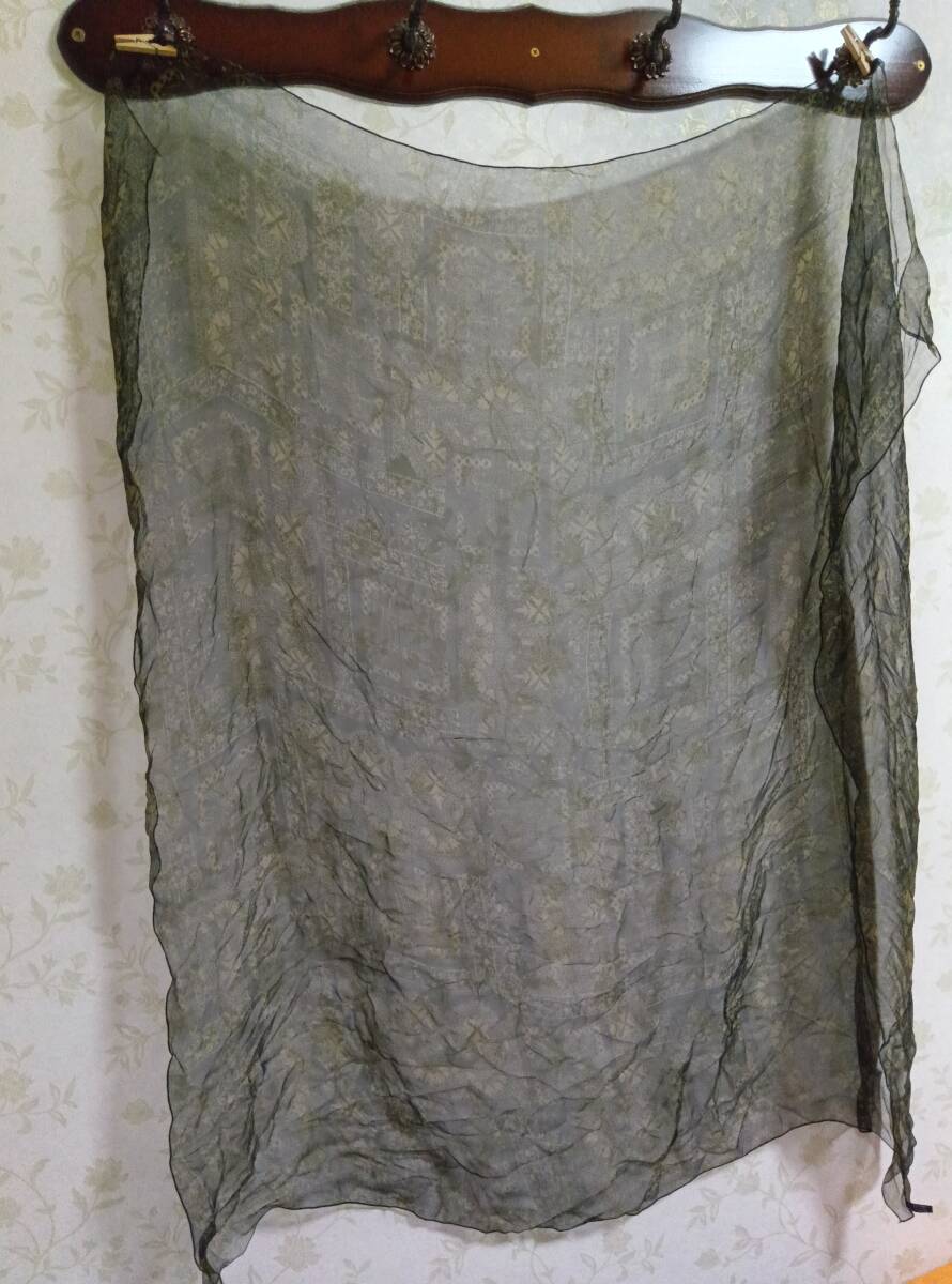 MARC ROZIER　フランス　スカーフ　シルク100％　絹　おおよそ120cm四方　送料無料_画像2