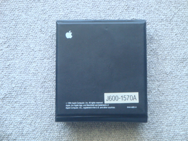 Mac Performa прилагается. CD-ROM эта 2