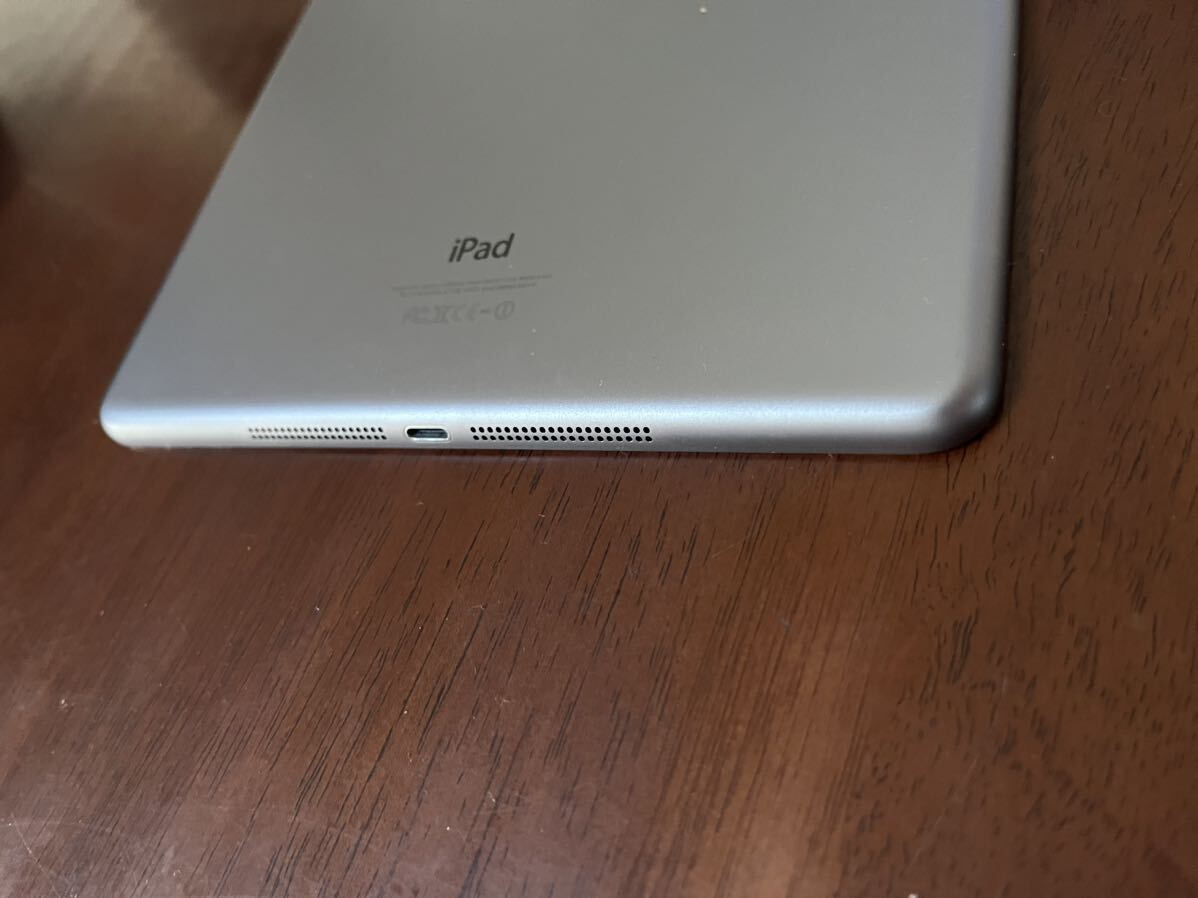 iPad Air Wi-Fi + Cellularモデル　32GB スペースグレイ _画像7