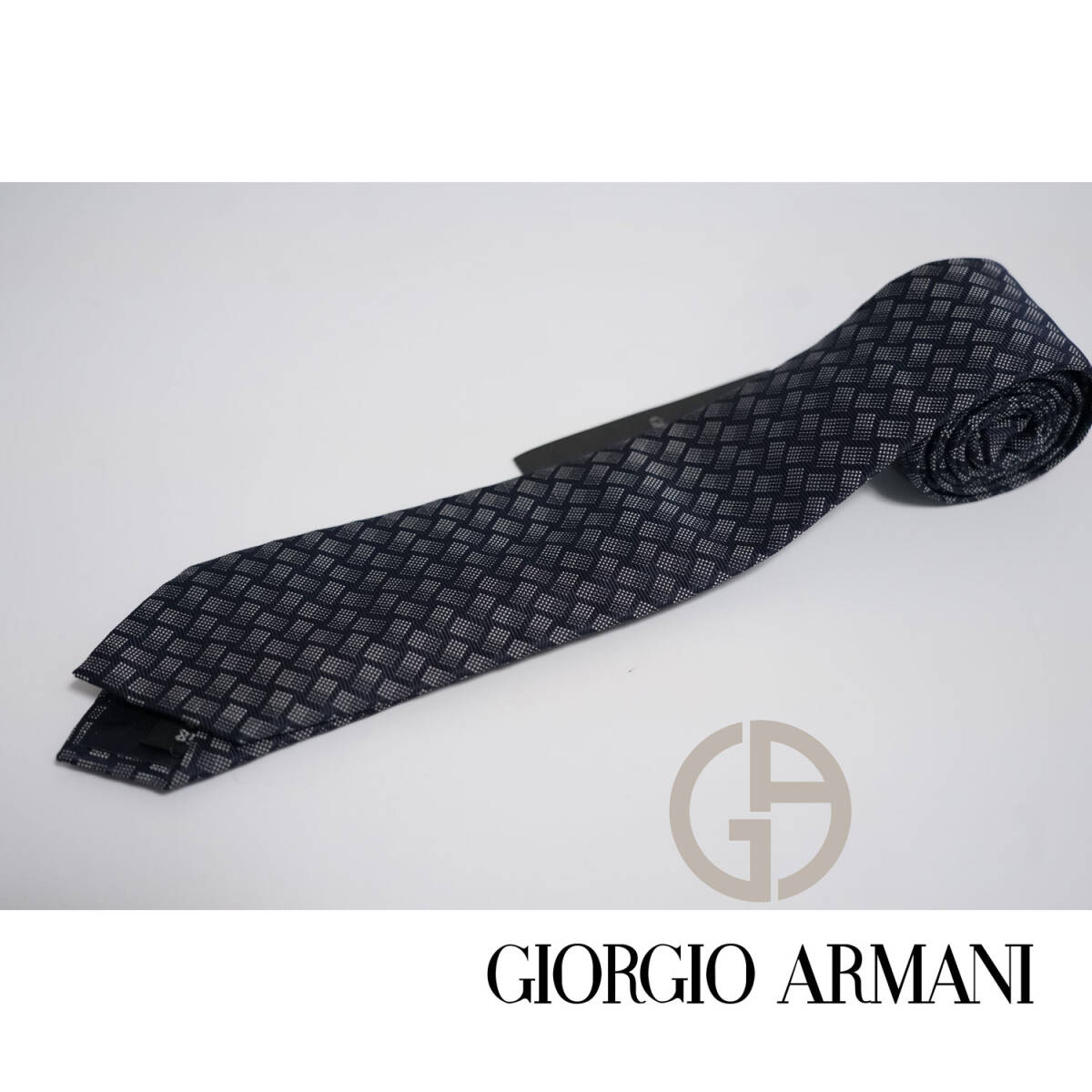 モダンなスクエアデザイン ネイビーブルーグレー ジョルジオアルマーニ ソリッドタイ ナロータイ GIORGIO ARMANI 