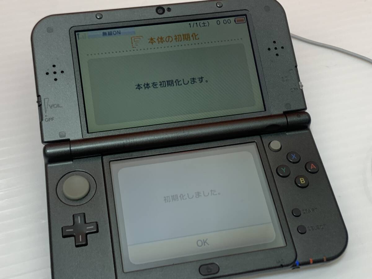 17/71☆new　NINTENDO　3DS　LL　RED-001　初期化済み　メタリックブラック　本体　充電器　写真追加有☆C1_画像3