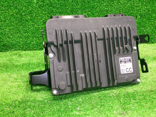 4kurudepa R5年 ヤリス 5BA-MXPA15 エンジン コンピューター M15A-FKS 89661-5CE42 MXPA10_画像2