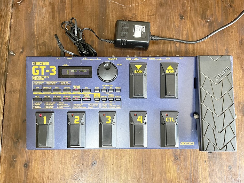 BOSS GT-3　マルチエフェクター　エレキギター　ACアダプター_画像1