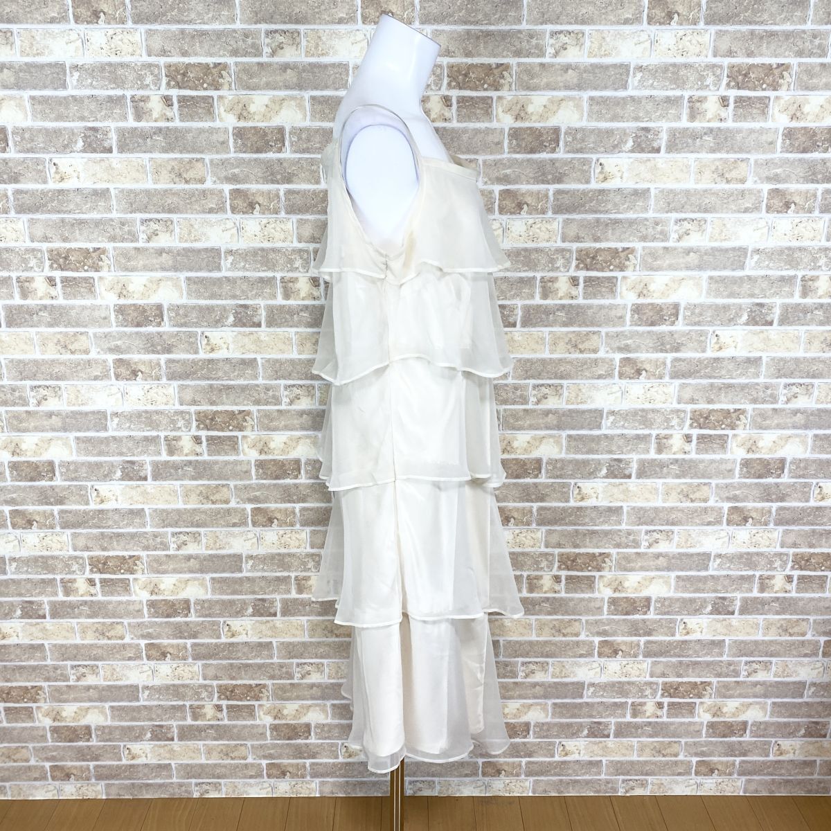 1円 ドレス INFINE アンフィニ キャミワンピース 13AR 大きめサイズ 白クリーム系 カラードレス イベント　中古４４８２_画像3