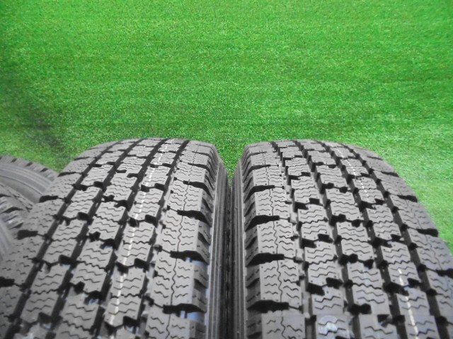 5FA717BC7) 送料無料 2023年製 新品・未使用品 165/80R14 91/90N LT DELVEX 935 スタッドレスタイヤ+14インチスチールホイール4本セット_画像8