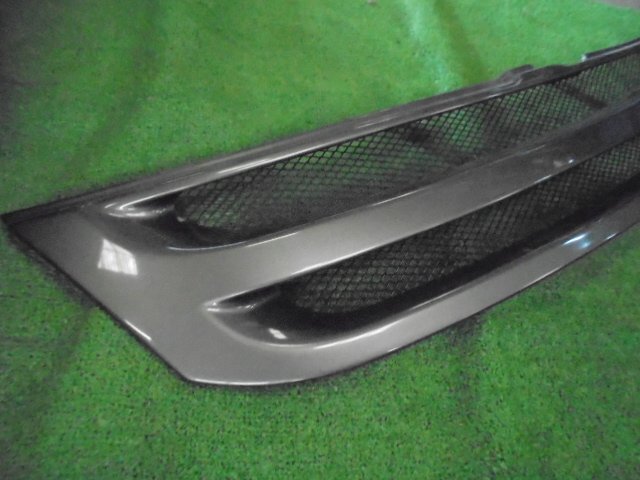 5ET2006JC2 ) Toyota Isis platana ZGM10W latter term type original front grille GIALLA