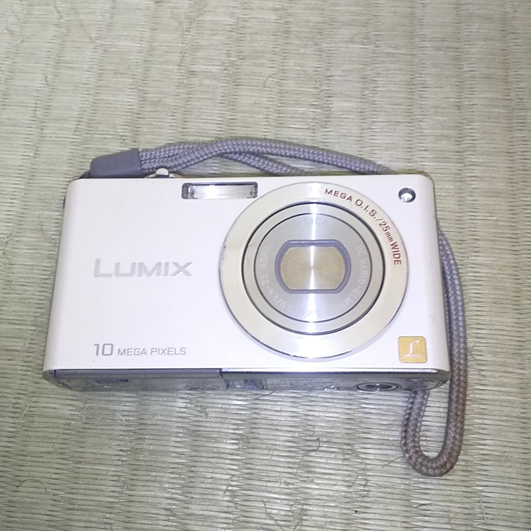 Panasonic　パナソニック LUMIX コンパクトデジタルカメラ DMC-FX37 充電器付_画像2