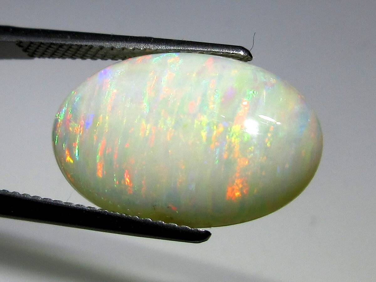  loose opal 6.35ct 19.1*11.7 white bear. extra attaching 