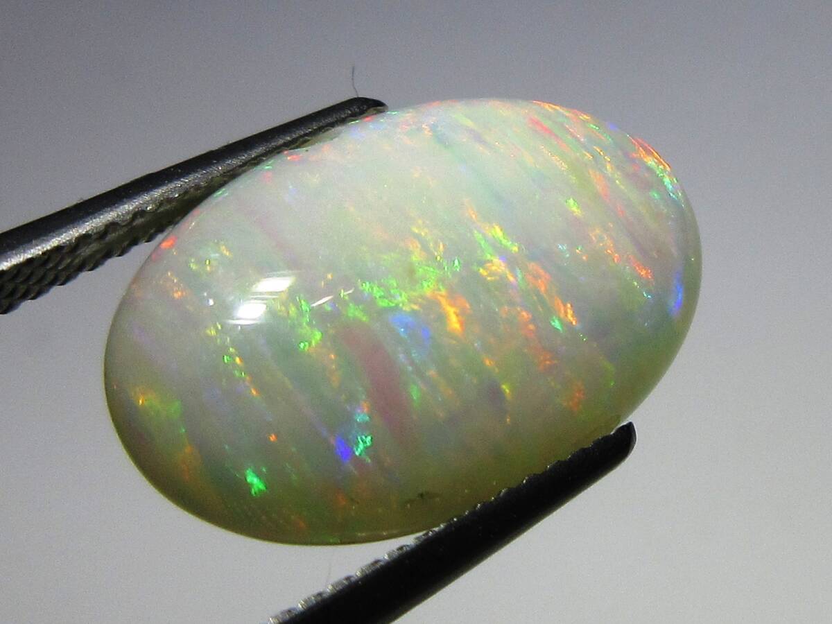  loose opal 6.35ct 19.1*11.7 white bear. extra attaching 