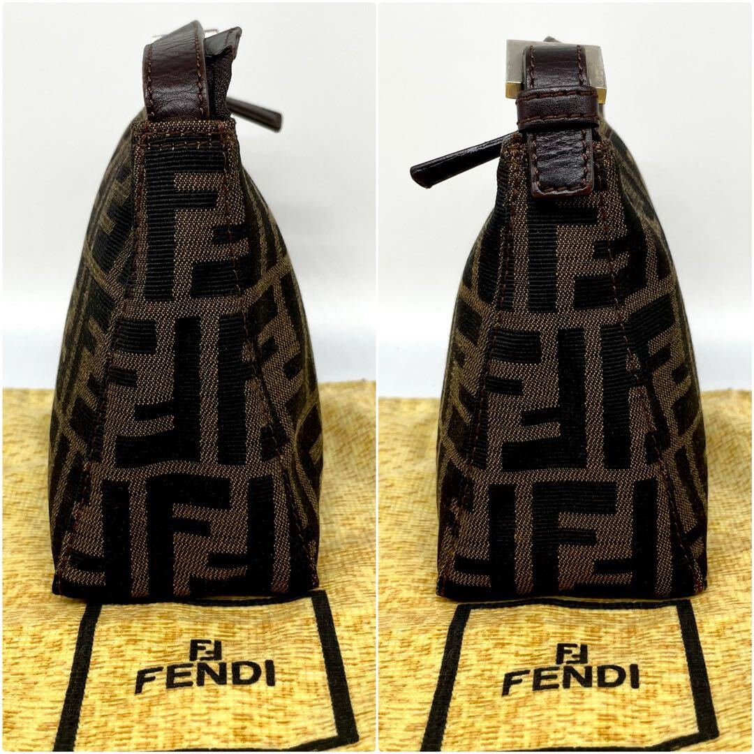 1円~【剥がれ無し/極美品】 FENDI フェンディ ズッカ柄 ズッカ アクセサリーポーチ バニティポーチ ハンドバッグ レザー ロゴ金具 保存袋付の画像4