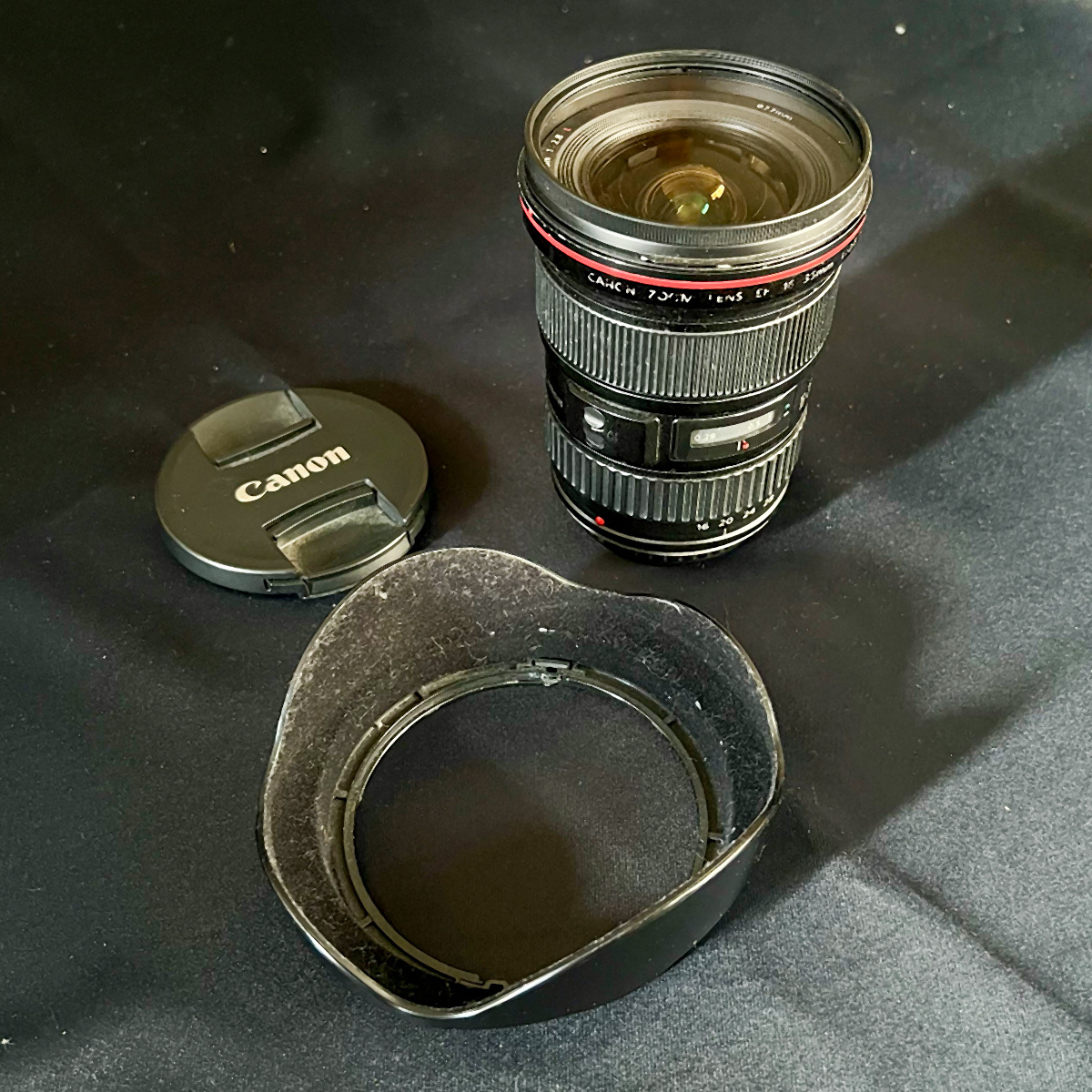 【見た目は悪いですが完動品】キヤノン Canon EF 16-35mm F2.8L USM フード・前後キャップ PRO1D プロテクター付きの画像5