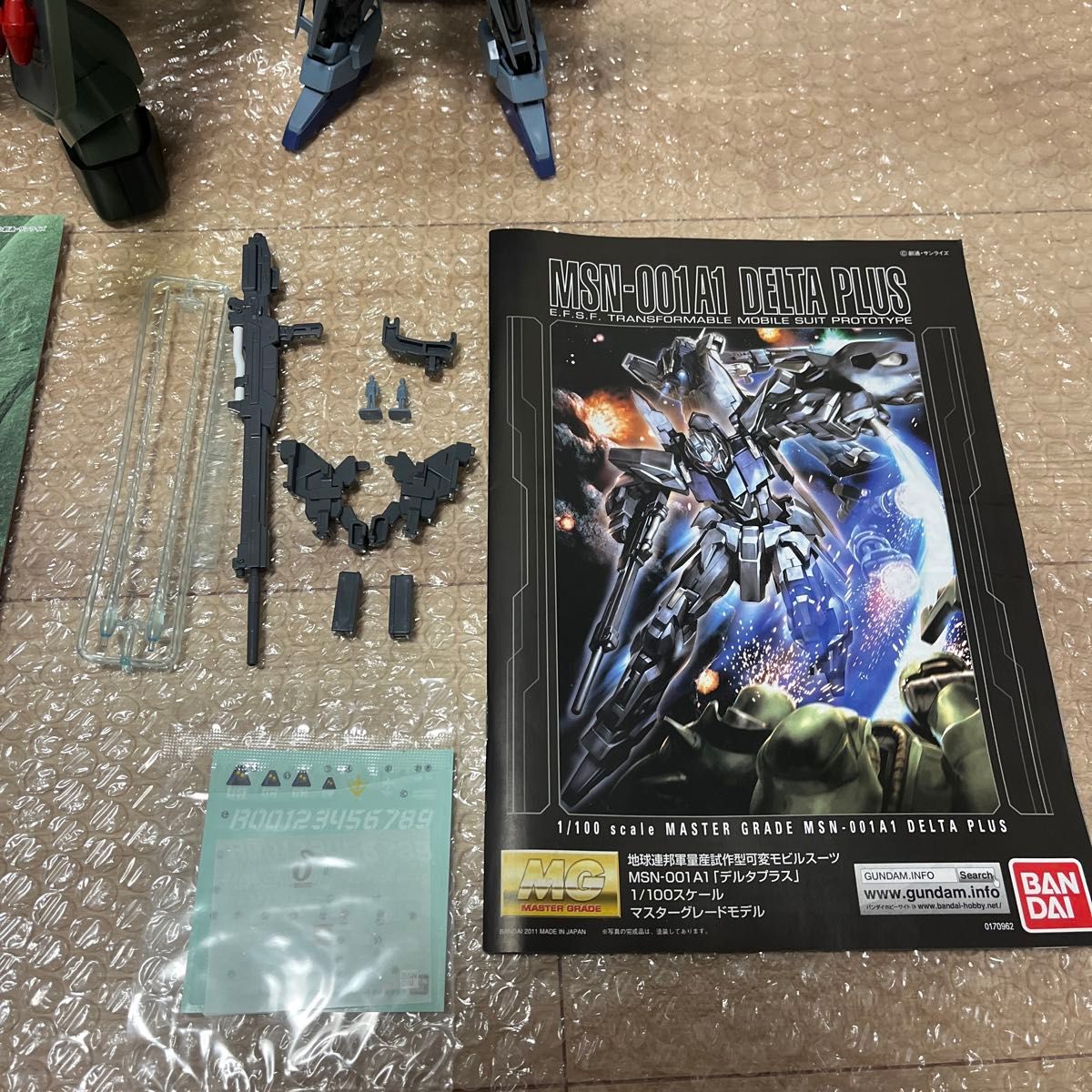 MG ギラ・ドーガ　MG デルタプラス　完成品