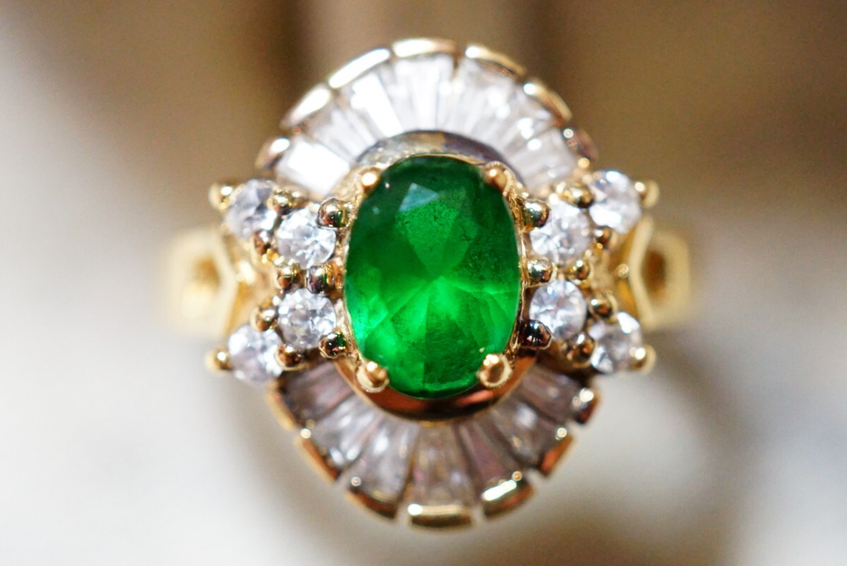 138 緑石 ゴールドカラー リング 指輪 ヴィンテージ アクセサリー SILVER 925刻印 アンティーク 色石 宝石 カラーストーン 装飾品の画像1