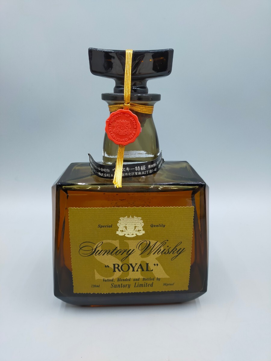 ☆SUNTORY WHISKY 「ROYAL」720ml アルコール分43% ウイスキー特級 サントリー ローヤル 未開栓の画像1