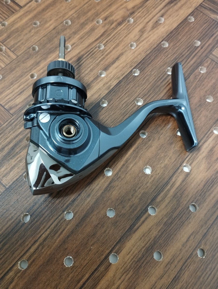 【Y29R】美品 シマノ 10 ステラ C3000SDH ボディのみ パーツ用