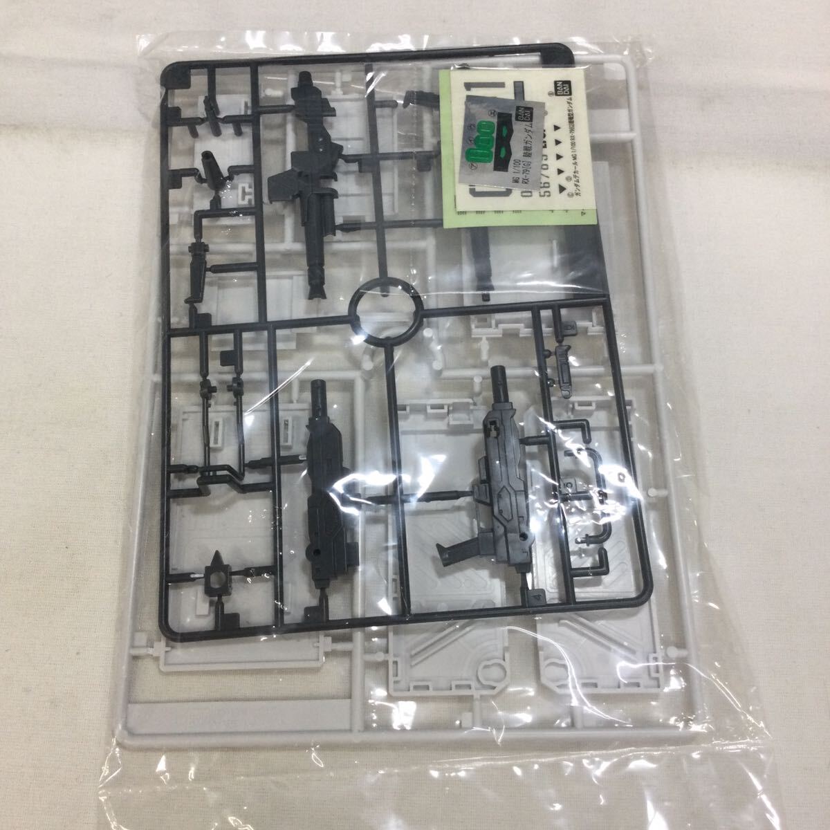 *[BANDAI] Mobile Suit Gundam Earth Federation army preceding mass production type mo Bill suit RX-79G land war type Gundam hobby toy that time thing almost unopened not yet constructed 