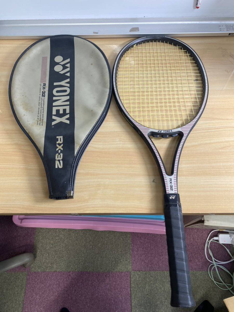 ● テニスラケット YONEX ヨネックス　RX-32 長さ 69cm 幅 27cm 厚み 2.5cm カバーあり_画像1
