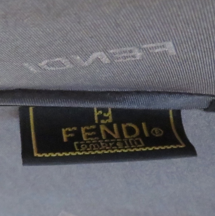  подлинный товар   FENDI ...  дождь  зонт  ... зонт  ...  черный   настоящий  гарантия  0512-062