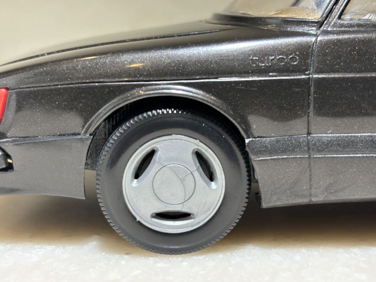 プラスチック製「サーブ 900 turbo 16S」です。全長は約23.5cm。映画『ドライブマイカー』に登場同型車です。古い物でキズ汚れ等あります。の画像8