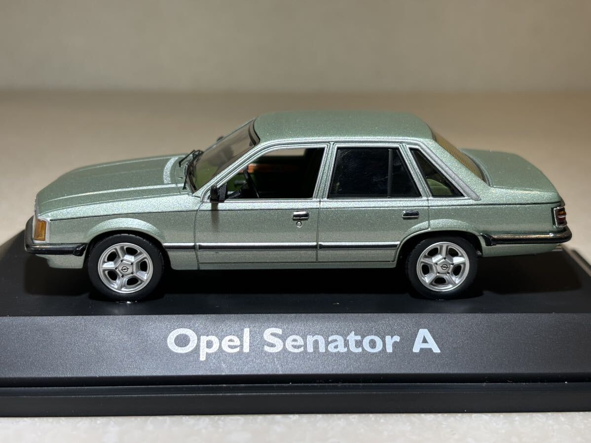  редкий модель 1/43 [ Opel Senator A] опал зеленый Schuco Limited Edition Art.- Nr.03301 после покупки хранение в помещении товар 