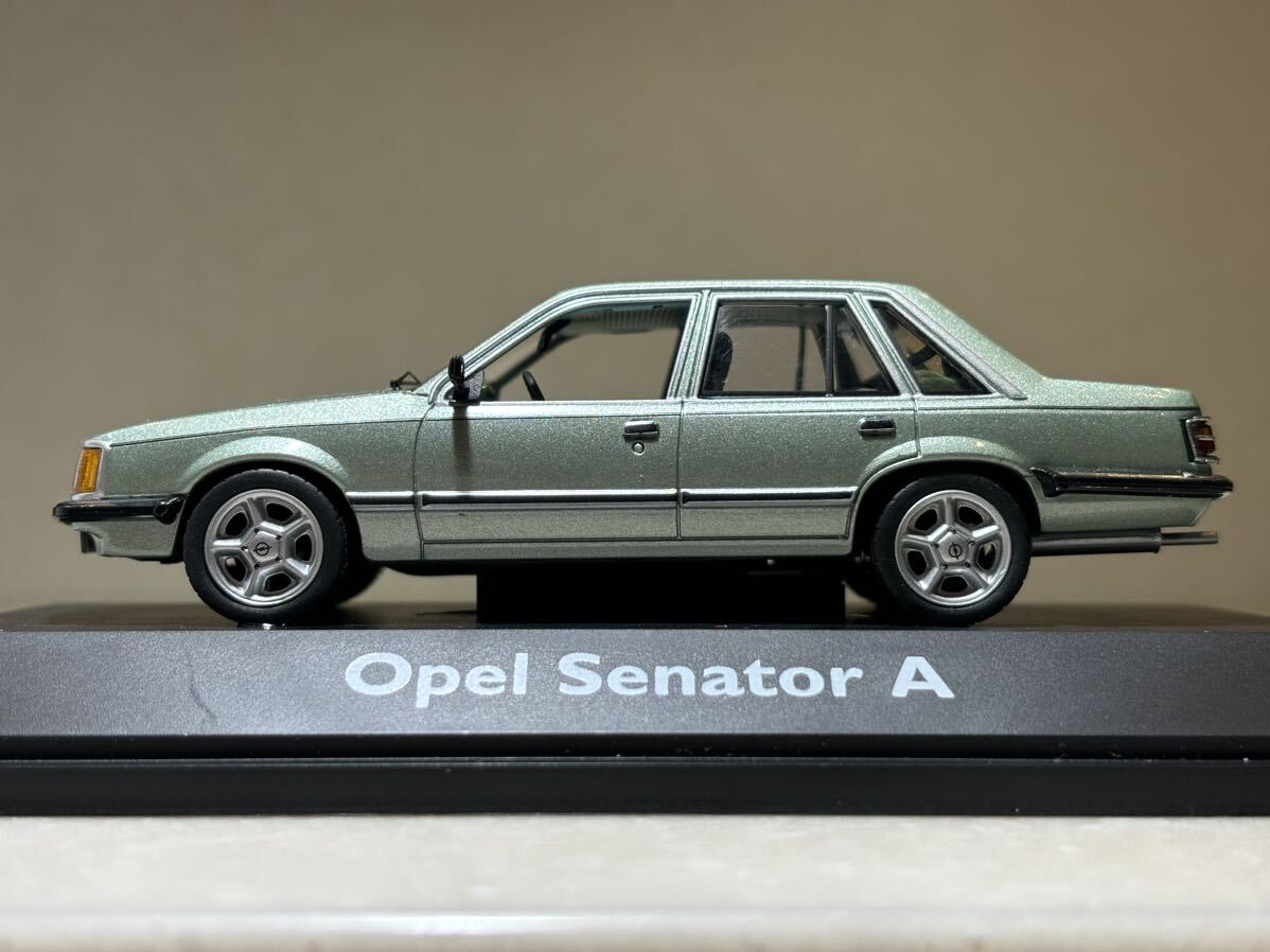  редкий модель 1/43 [ Opel Senator A] опал зеленый Schuco Limited Edition Art.- Nr.03301 после покупки хранение в помещении товар 