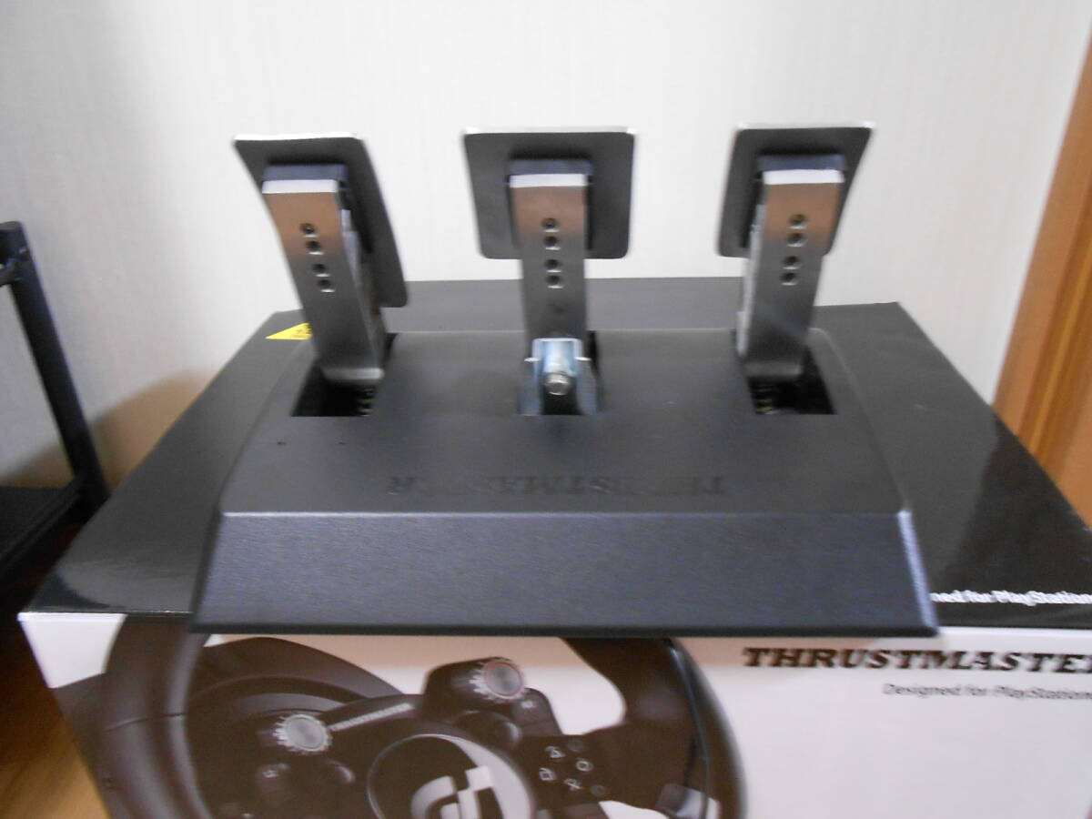 ** Thrustmaster T-GT **