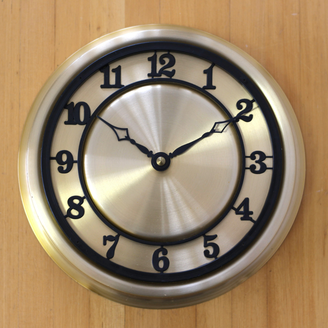 【完動品】西ドイツ ヴィンテージ時計　1949-1990年　金属製 ゴールドの時計　レトロ アンティーク　HECHINGER QUARTZ TIME WEST Germany_画像6