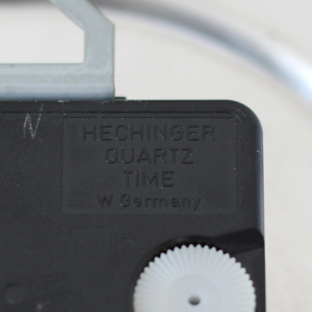 【完動品】西ドイツ ヴィンテージ時計　1949-1990年　金属製 ゴールドの時計　レトロ アンティーク　HECHINGER QUARTZ TIME WEST Germany_画像2