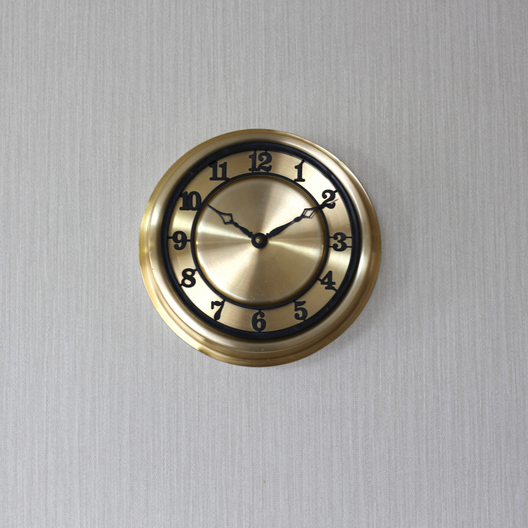 【完動品】西ドイツ ヴィンテージ時計　1949-1990年　金属製 ゴールドの時計　レトロ アンティーク　HECHINGER QUARTZ TIME WEST Germany_画像10