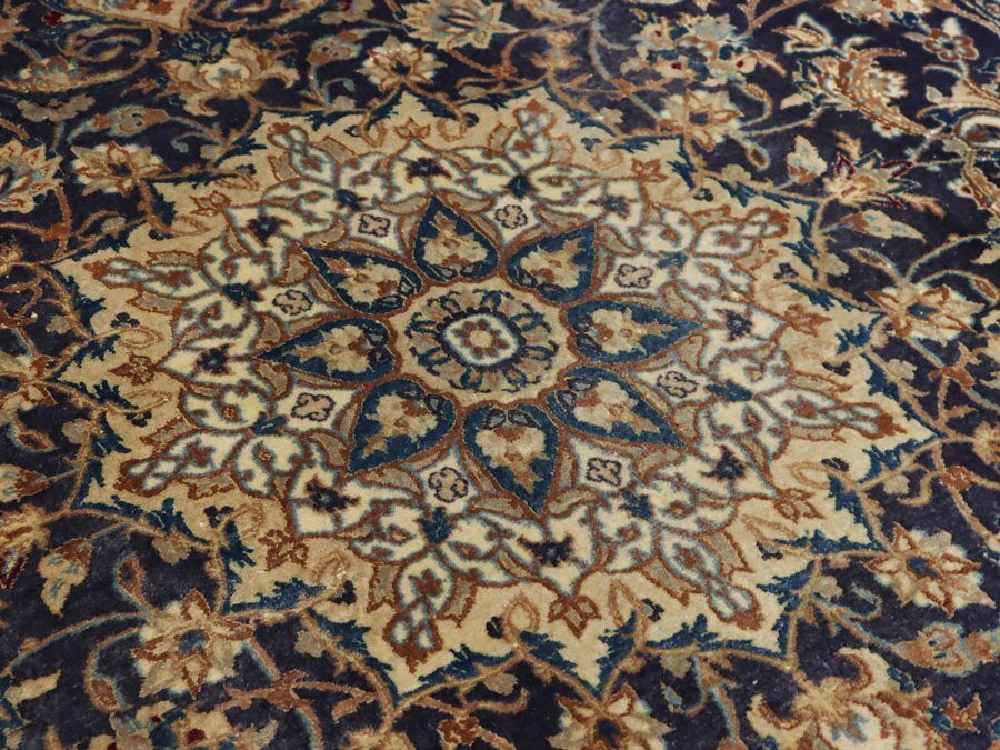 魁◆ペルシャ絨毯 最高級グレード イラン ナイン産 ウール×シルク 細密手織り81万ノット 絨毯 214×131㎝ 時代高級品_画像4