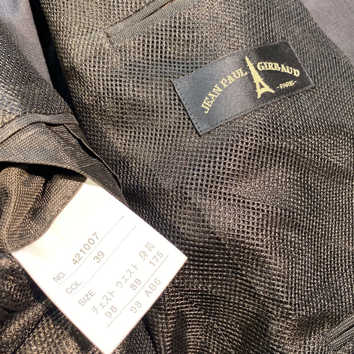 新品★39,000円高級タグ付きJEANPAULGIRBAUDParis　2つボタンスーツ　セットアップ　サイズAB6 ダークブラウン系　サラサラ生地　ゆるダボ_画像5