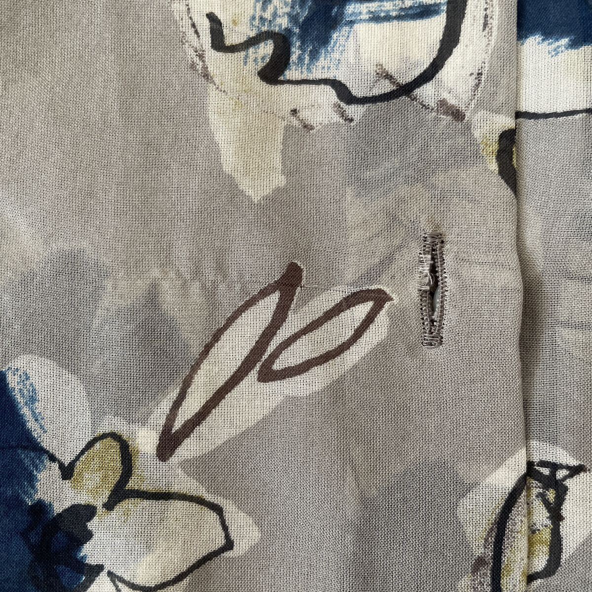 トゥモローランド コレクション　シルク100% ブラウス　バンドカラー ライトグレー　紺　インディゴ 花柄　薄手　長袖　日本製　36_画像5