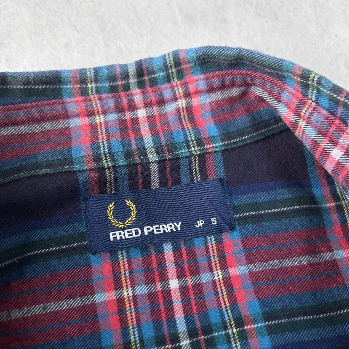 フレッドペリー 日本製 刺繍ロゴ チェックシャツ 長袖 Sサイズ FRED PERRY