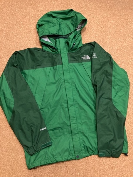 レア★ノースフェイス レインテックスフライト ジャケット GORE-TEX 緑 M NP10710★防水透湿 マウンテンパーカー 登山 レインウェア_画像1