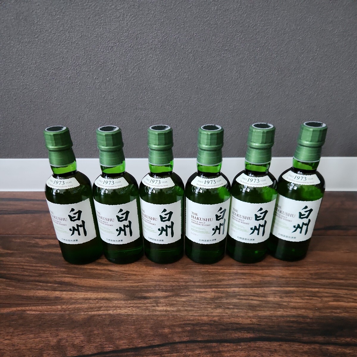  white . Mini bottle single malt whisky Suntory 6 pcs set 