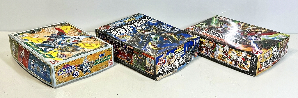 中古ガンプラ バンダイ 未組立3個(鎧騎士ガンダムF90・天翔狩人摩亜屈・撃鱗将頑駄無)、部品取り1個(頑駄無大将軍)