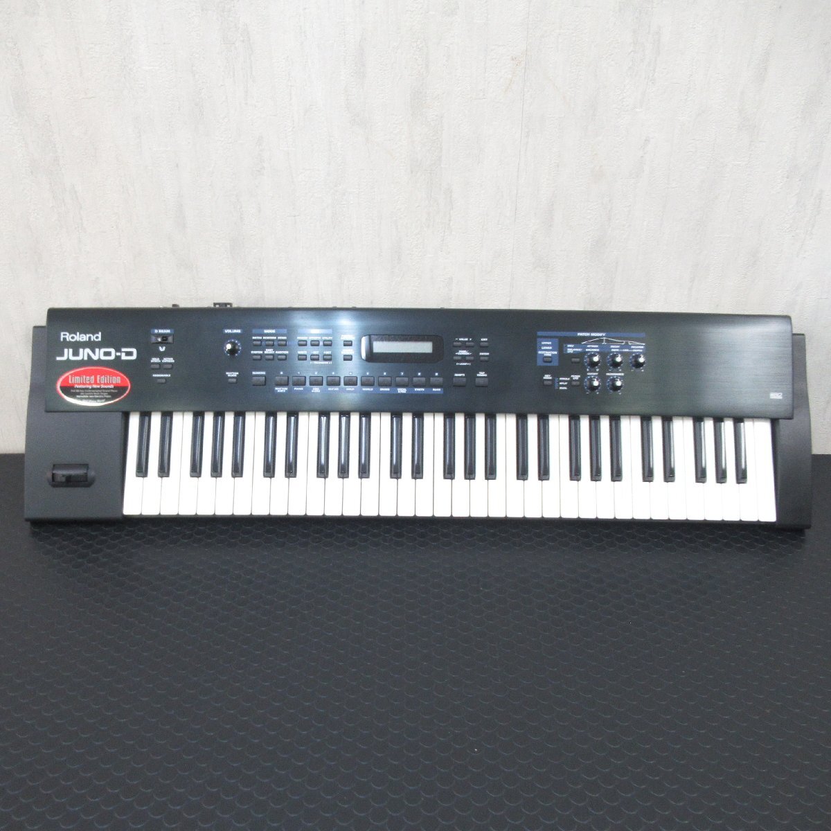 Roland ローランド JUNO-D Limited Edition Synthesizer ダンパーペダル＋キーボードスタンド＋ケース付き【 中古品 / 動作品 】_画像2