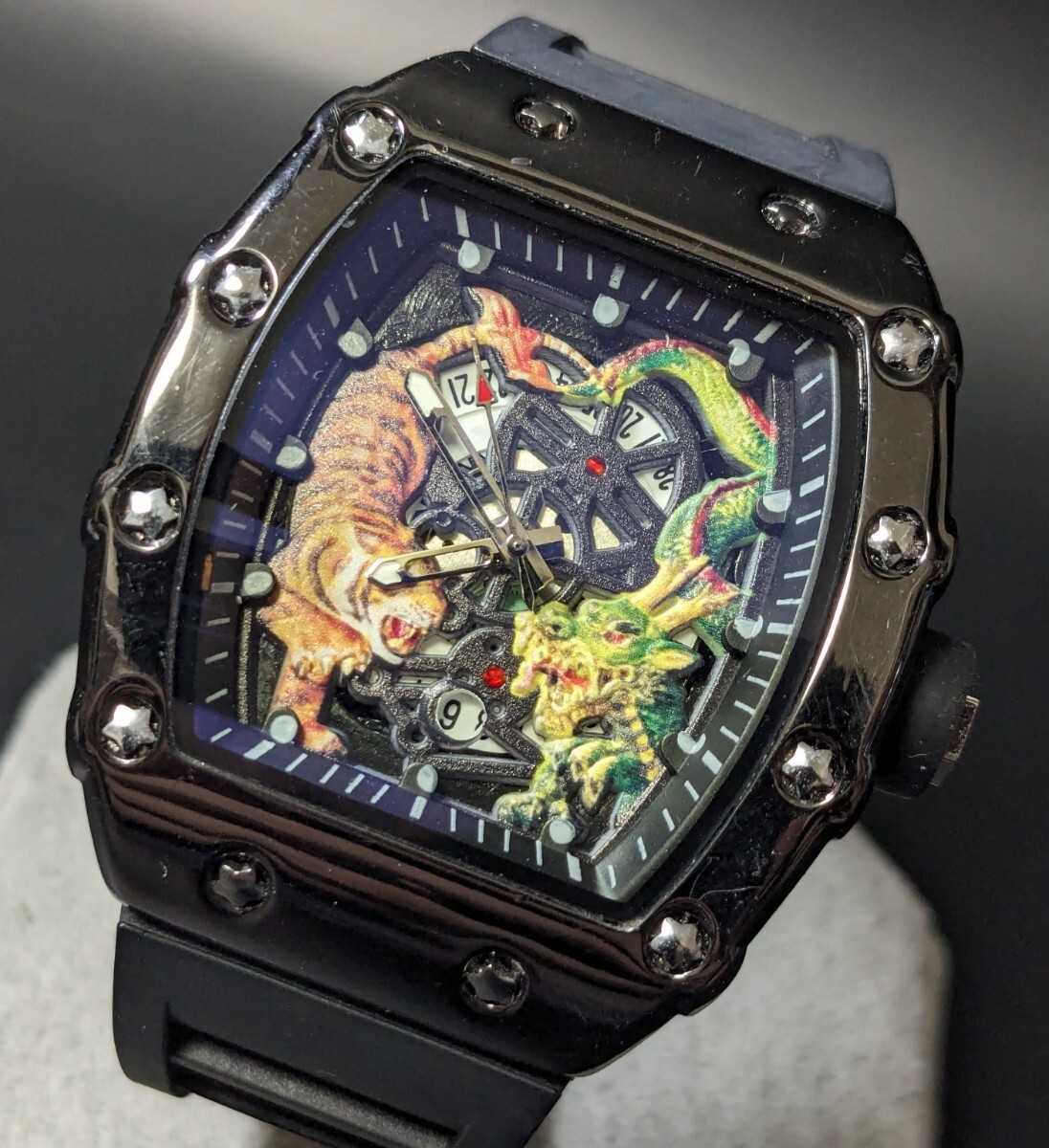 新品 腕時計 リシャールミルtype クオーツ オマージュウォッチ ラバー トノー ブラック タイガー ドラゴン_画像1
