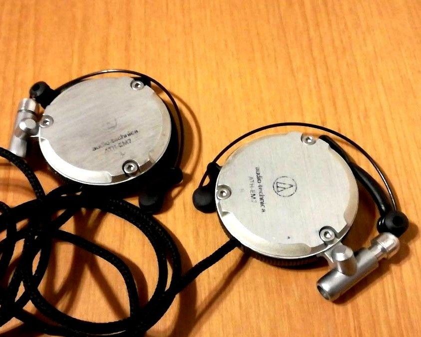 希少】ATH-EM7 audio-technica 耳掛け式イヤホン/ヘッドホン 希少】ATH-EM7 audio-technica 耳掛け式イヤホン/ヘッドホン
