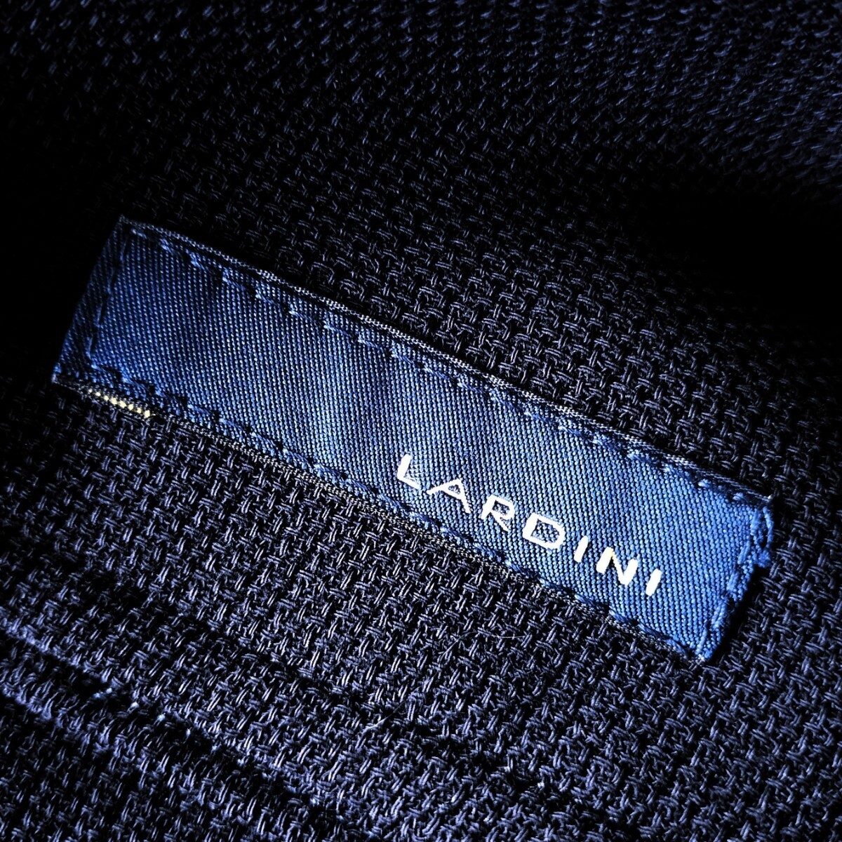 未使用級☆LARDINI テーラードジャケット 紺ブレ 最高級サマーウール ホップサック 濃紺 イタリア製 ブートニエール 52 アンコン 春夏_画像10