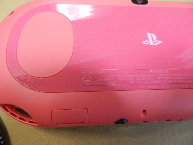 ☆ SONY/ソニー PlayStation Vita 本体 PCH-2000 ブラック＆ピンク系※おまけ付き_画像3