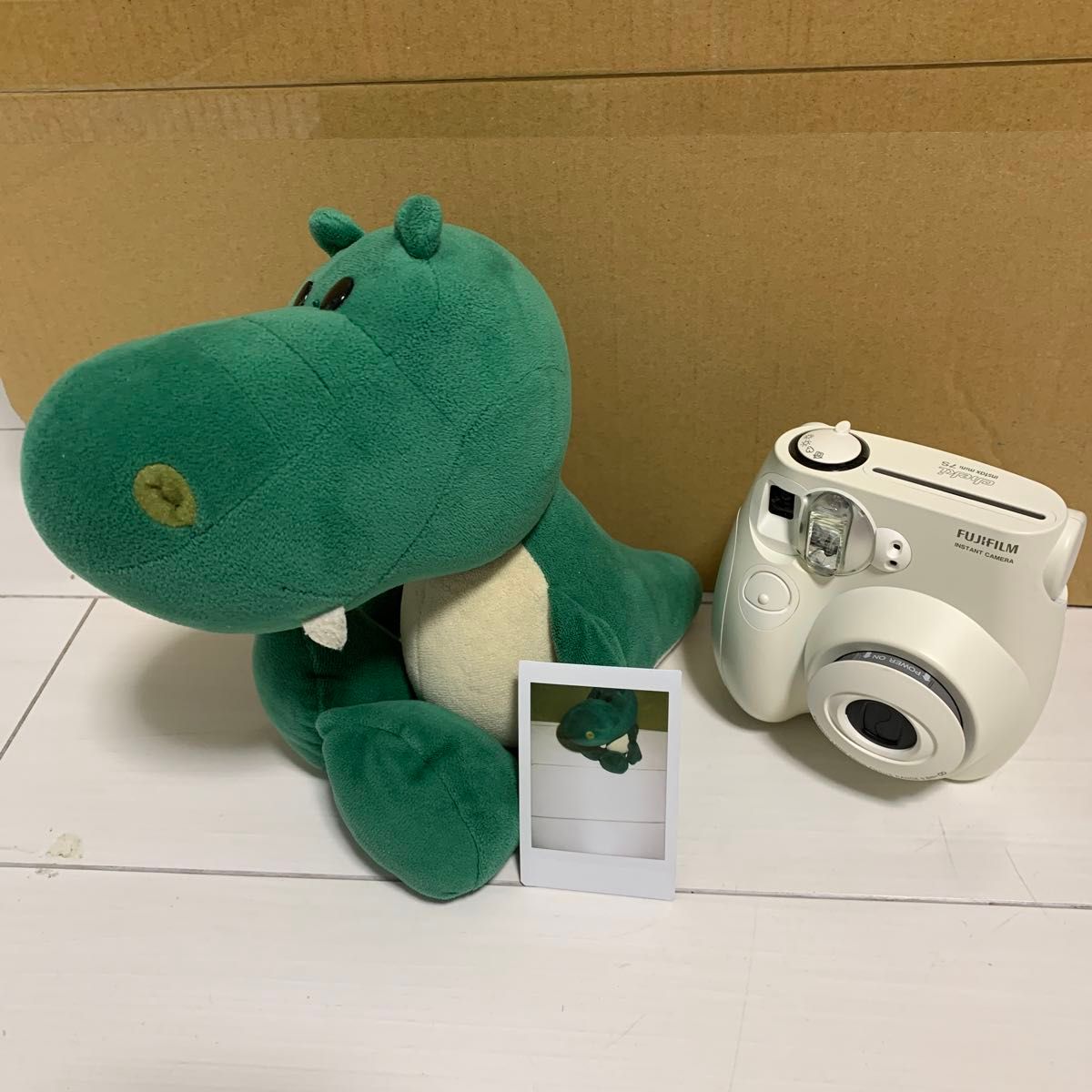 おまけフィルム付き  instax mini 7S インスタントカメラ チェキ FUJIFILM 富士フィルム　おまけフィルム付き