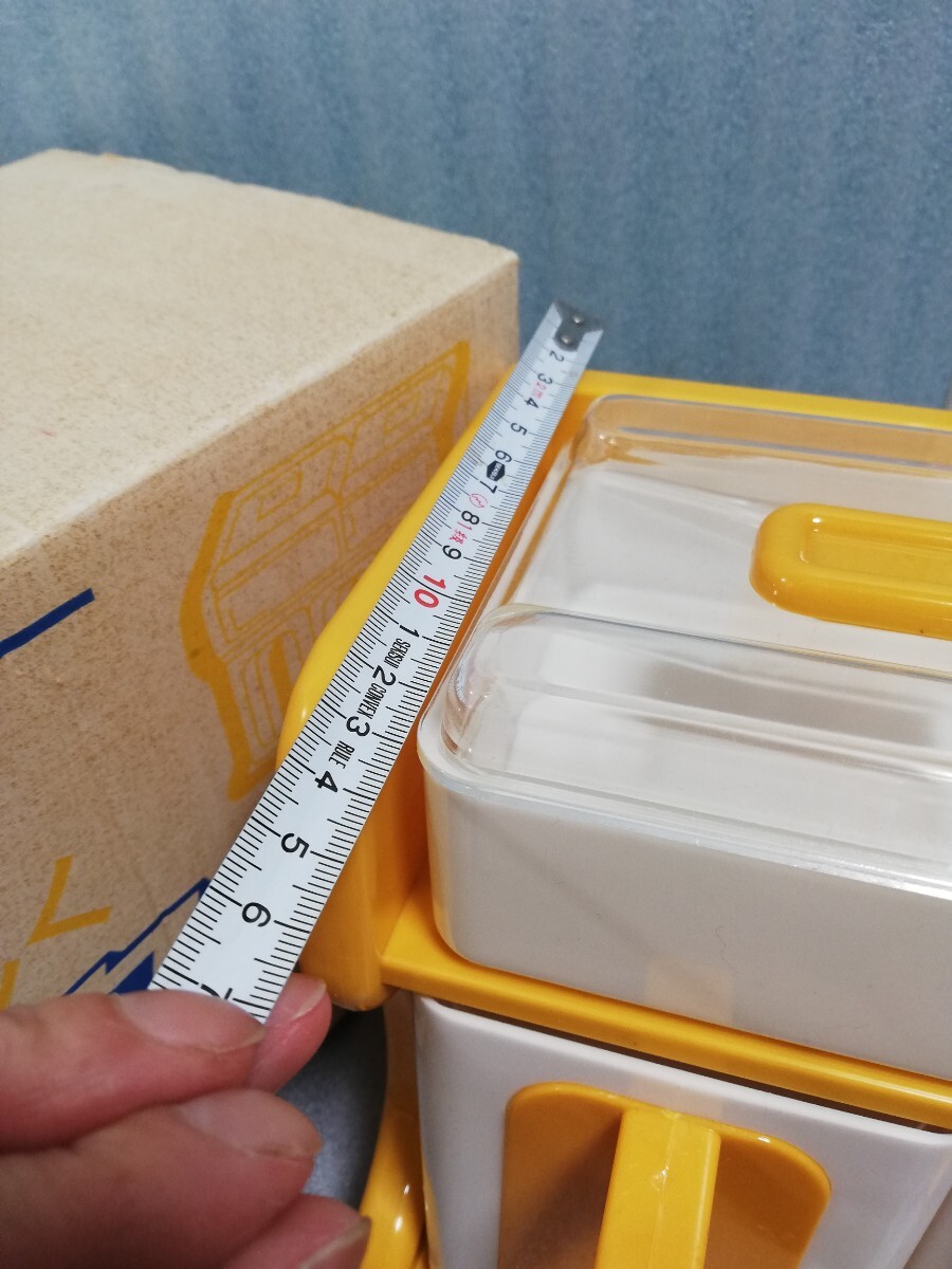 K5201.[ не использовался ] неиспользуемый товар Showa Retro подлинная вещь кухня контейнер для приправы желтый с коробкой /100