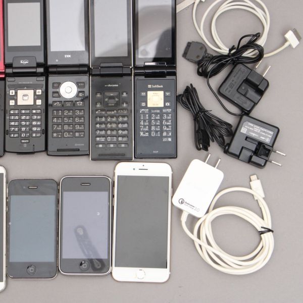  разные   сотовый телефон  ...  смартфон   зарядное устройство  29 шт.   комплект    около 3.1kg iPhone AQUOS  и ...  складной    большое количество   продаю как нерабочий   ＃800077/k.c